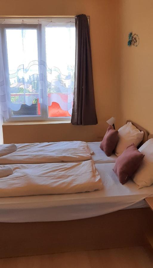 Hotel Manuela Ifjusagi